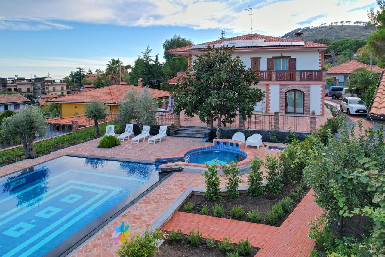 Etna Casa Del Sole Bed & Breakfast นีโกโลซี ภายนอก รูปภาพ
