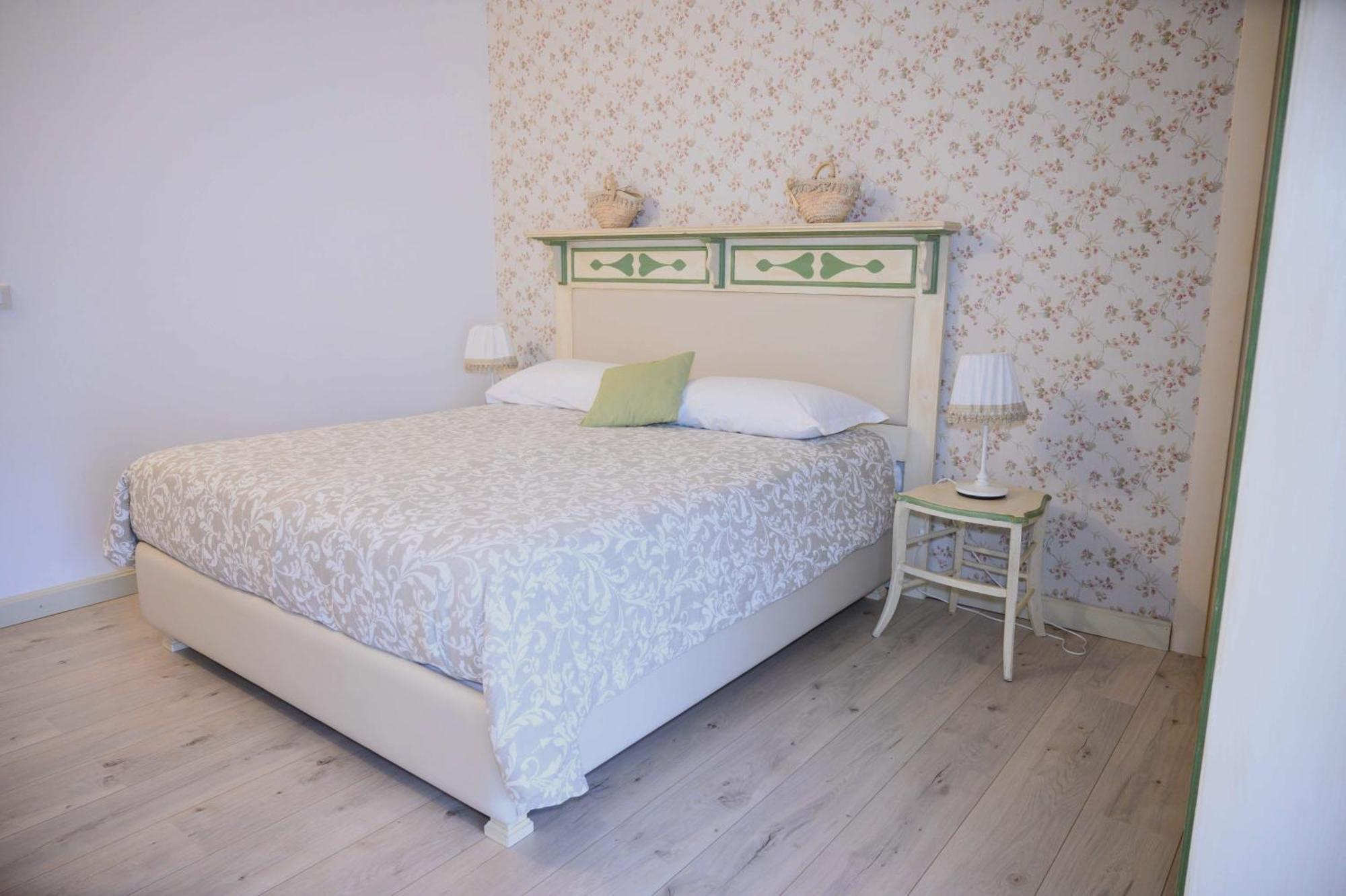Etna Casa Del Sole Bed & Breakfast นีโกโลซี ภายนอก รูปภาพ