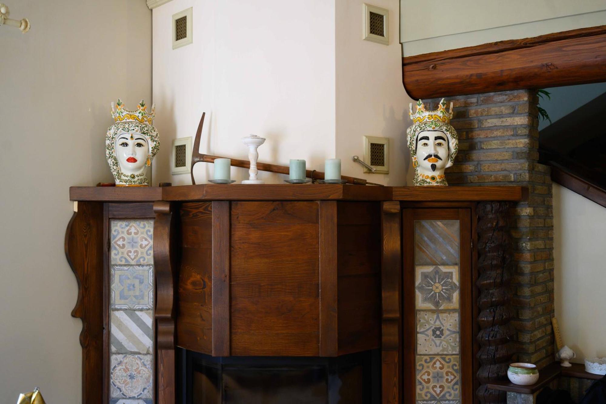 Etna Casa Del Sole Bed & Breakfast นีโกโลซี ภายนอก รูปภาพ