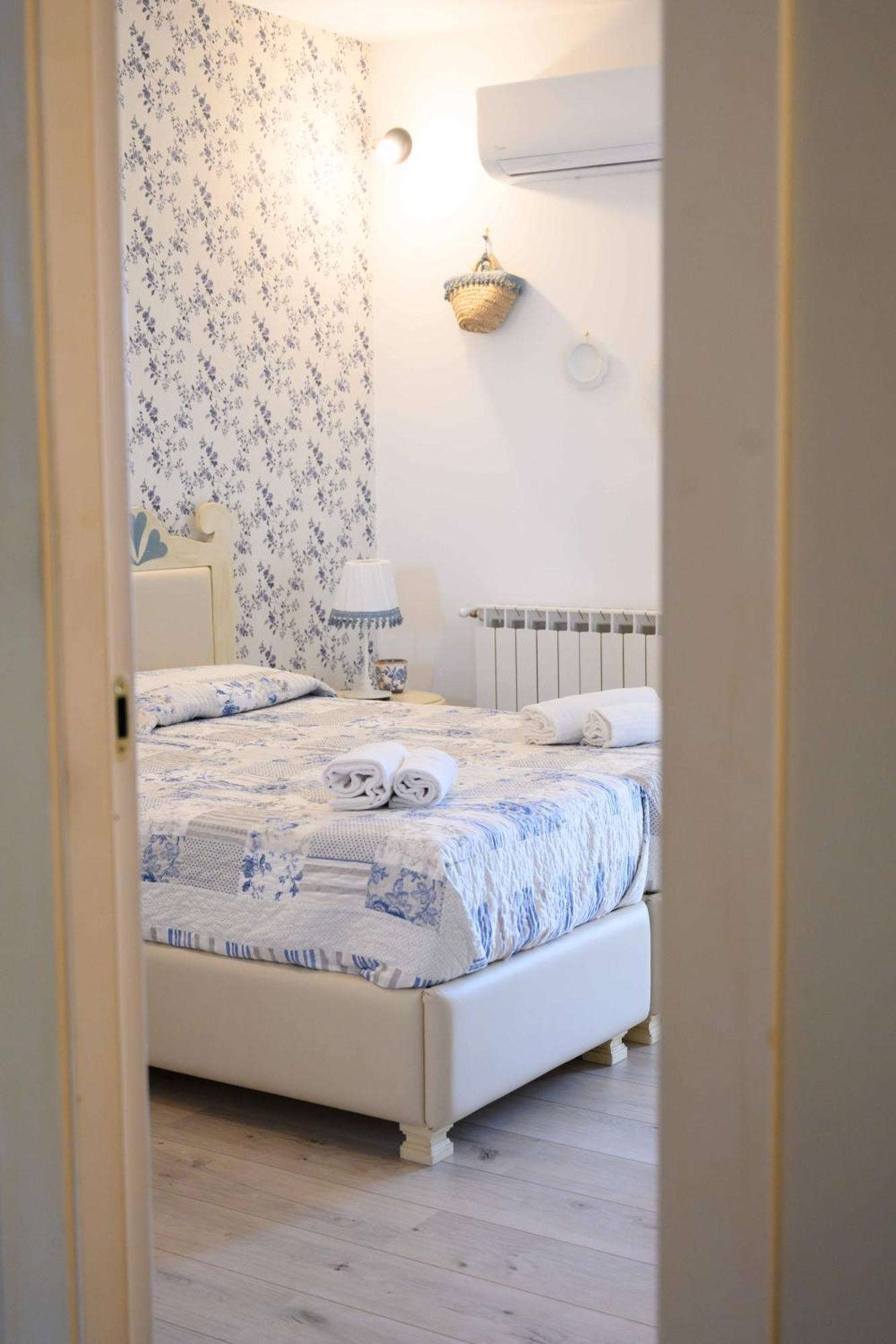 Etna Casa Del Sole Bed & Breakfast นีโกโลซี ภายนอก รูปภาพ